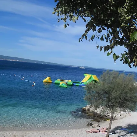 アパート Mateo ドゥギ・ラット