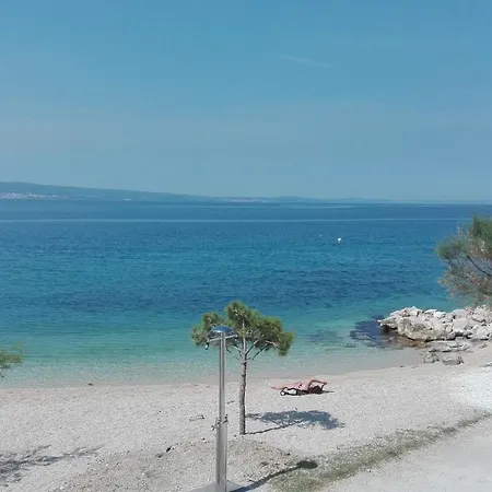 アパート Mateo ドゥギ・ラット